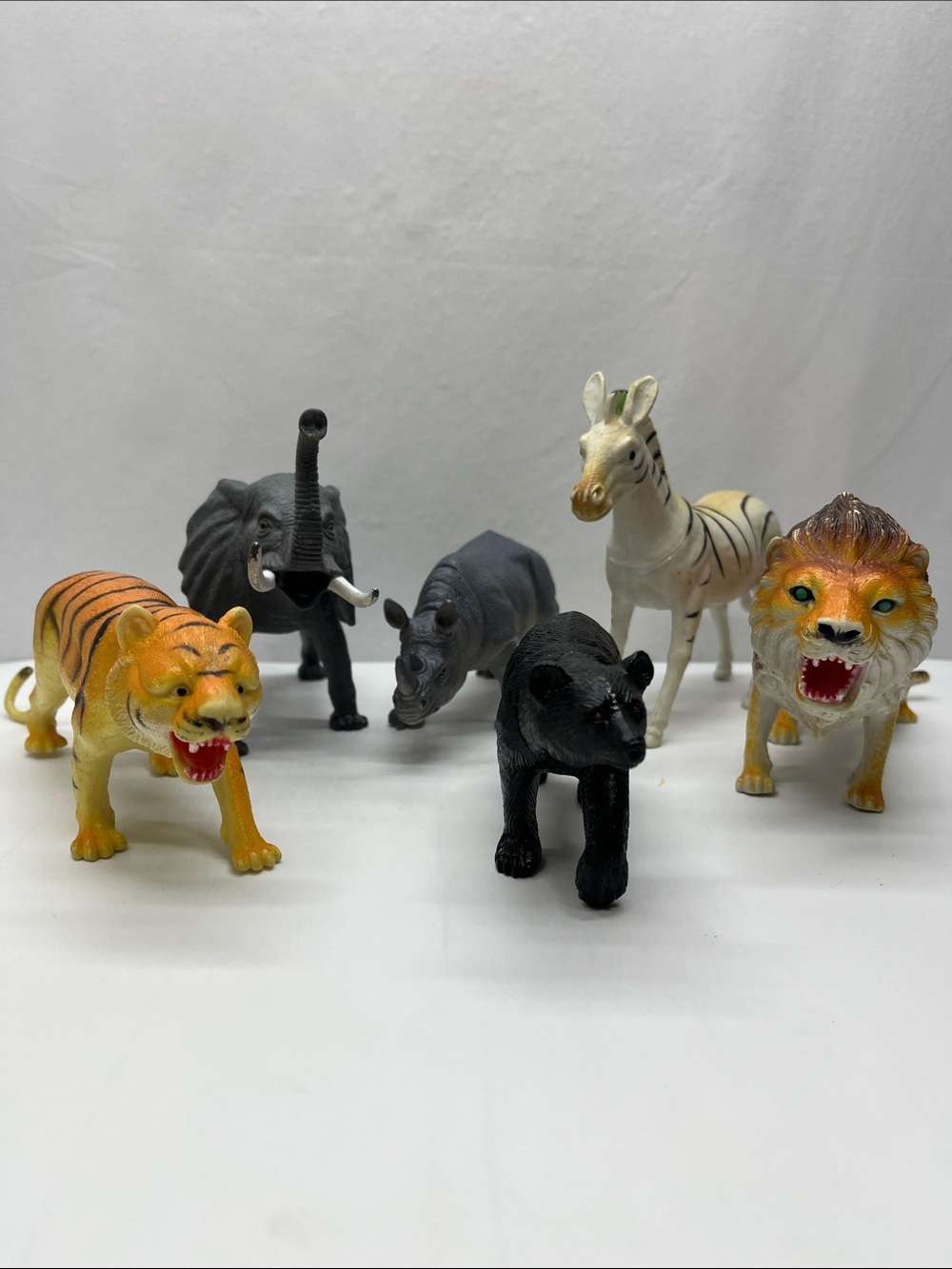 Wild Safari Animal Toy Set - Multicolor Realistic Figures for Kids